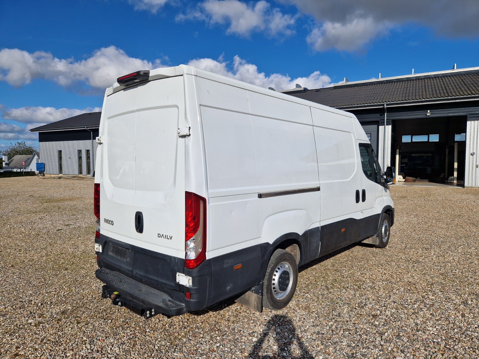 Billede af Iveco Daily 3,0 35S18 12m³ Van AG8
