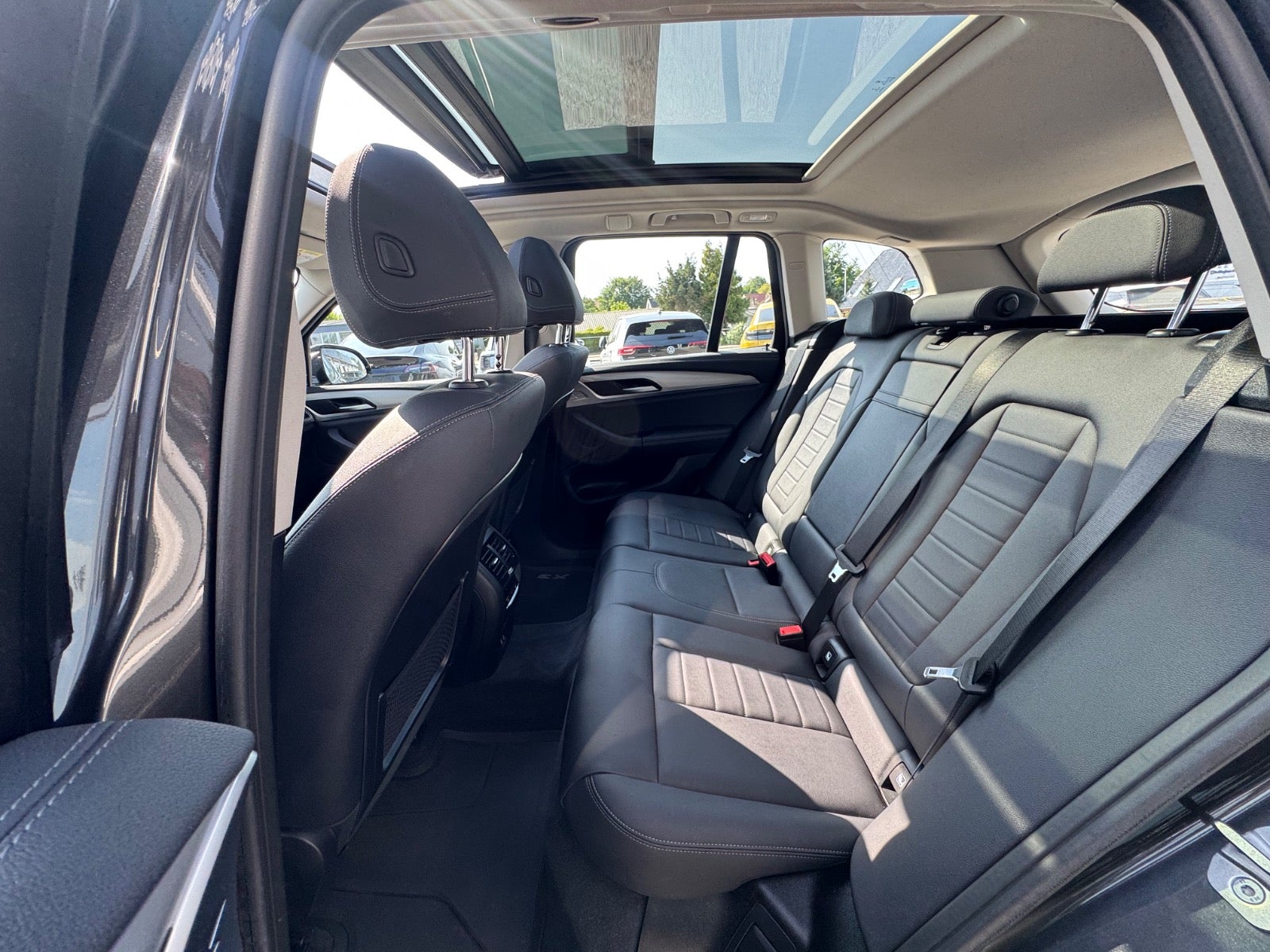 Billede af BMW iX3  Charged