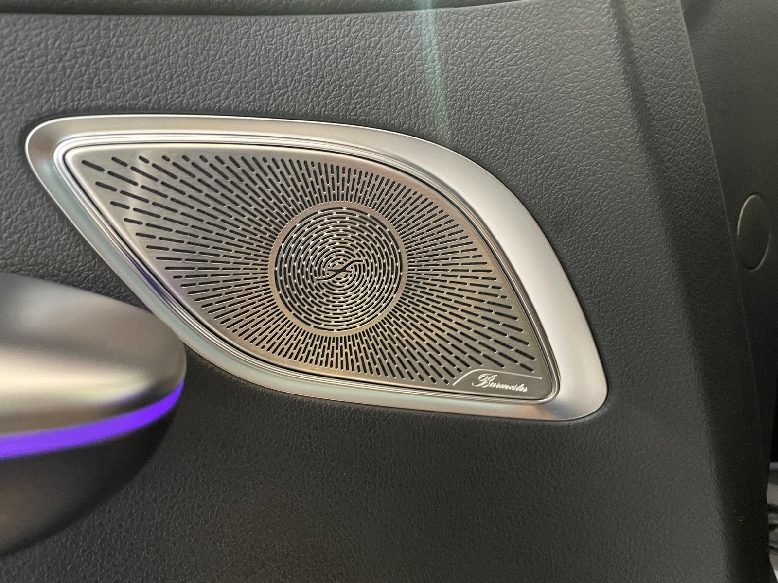 Mercedes EQE300 SUV Electric Art Van