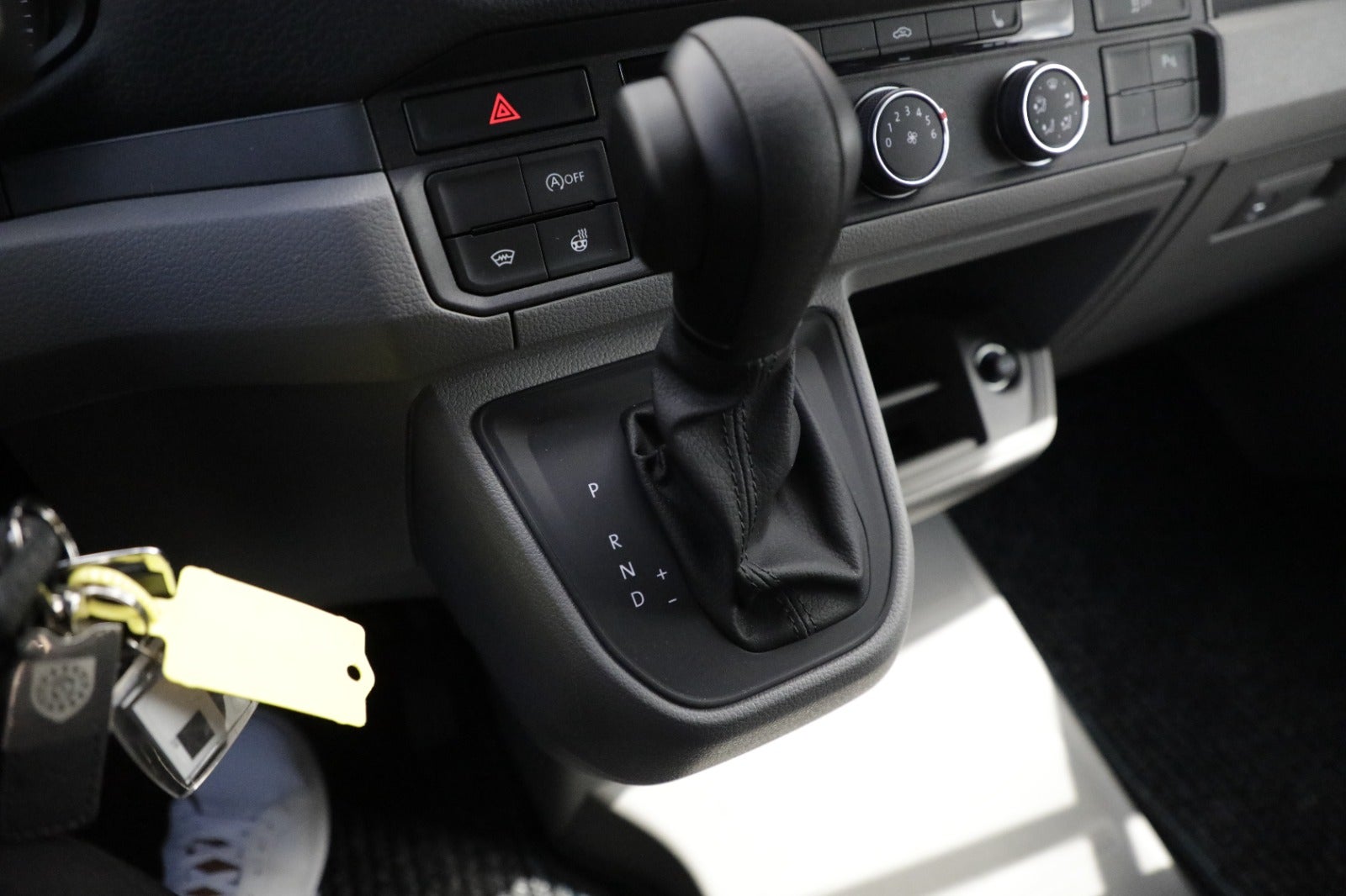 VW Crafter 35 2,0 TDi 177 Kassevogn L4H3 aut. 4Motion