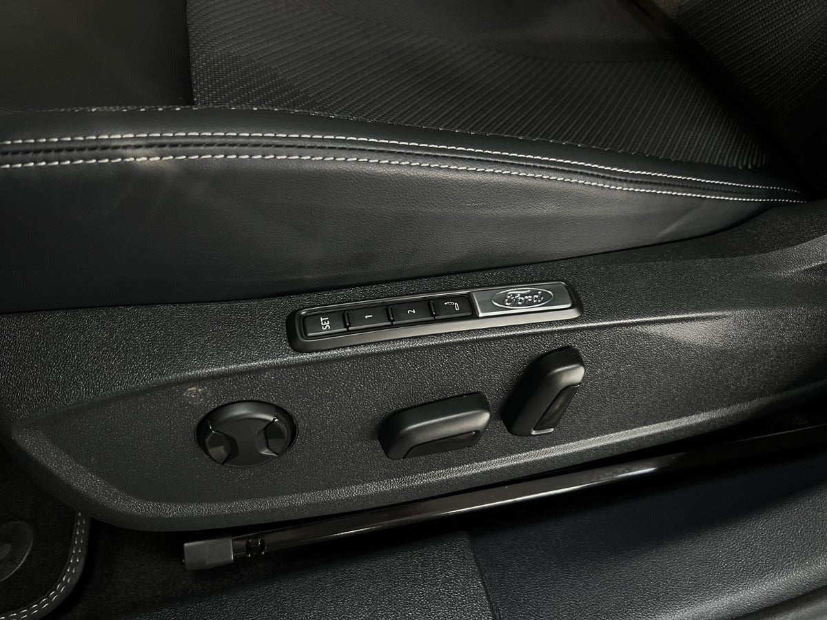 Ford Explorer Select Extended Range AWD