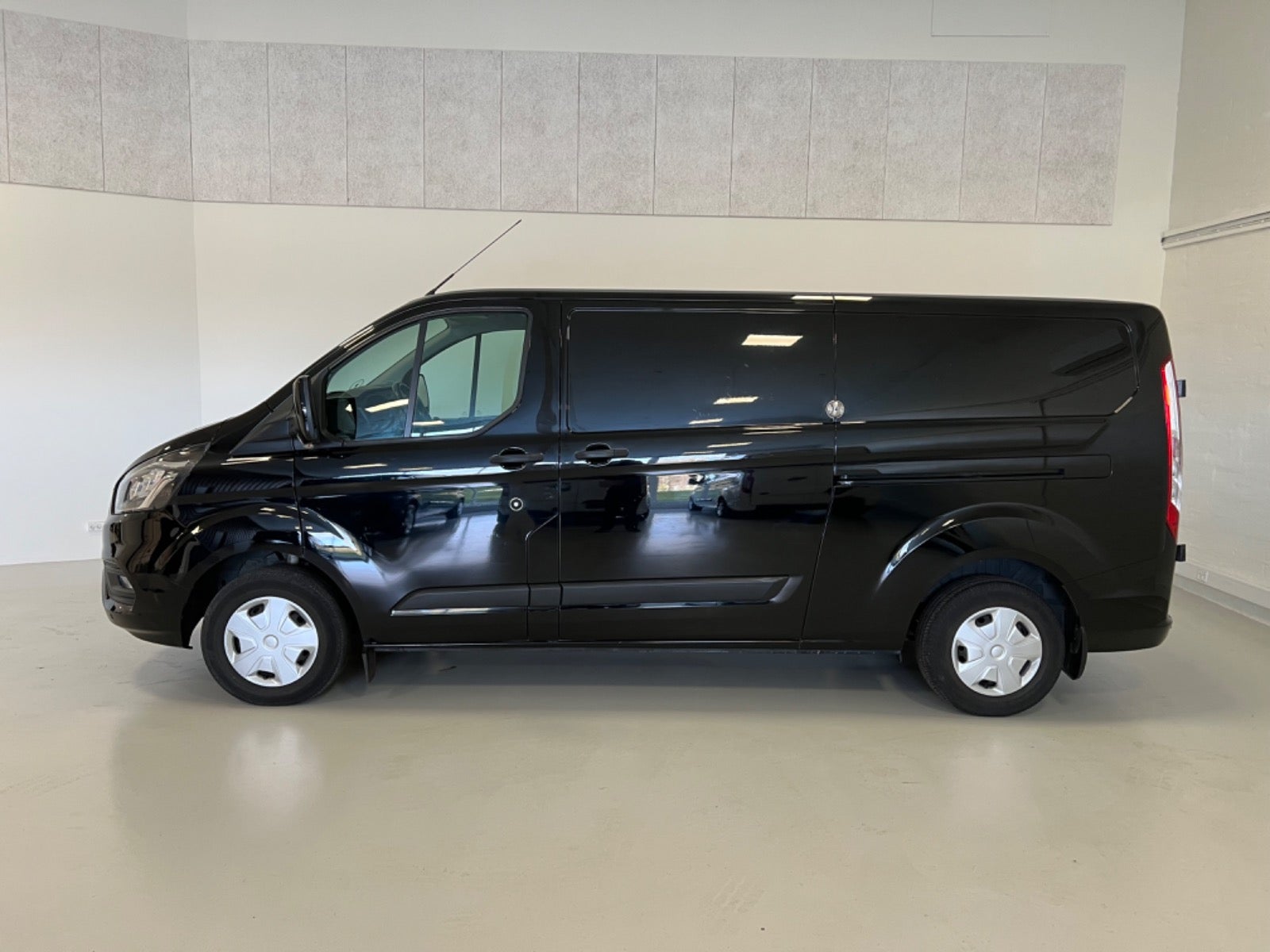 Billede af Ford Transit Custom 300L 2,0 TDCi 130 Trend