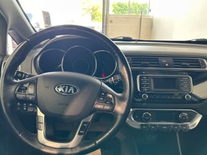 Kia Rio CVVT Attraction