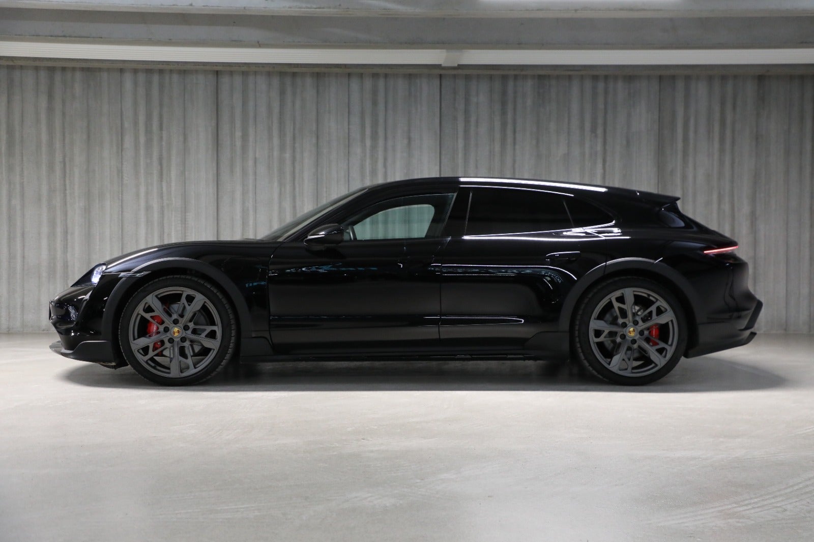 Porsche Taycan 4S Performance+ Cross Turismo