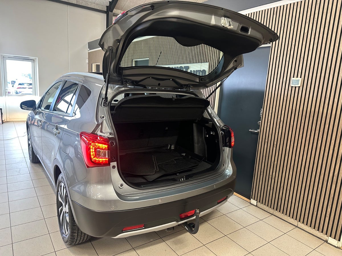 Suzuki S-Cross mHybrid Adventure