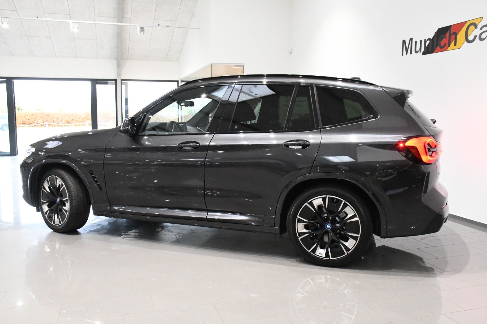 BMW iX3 2024