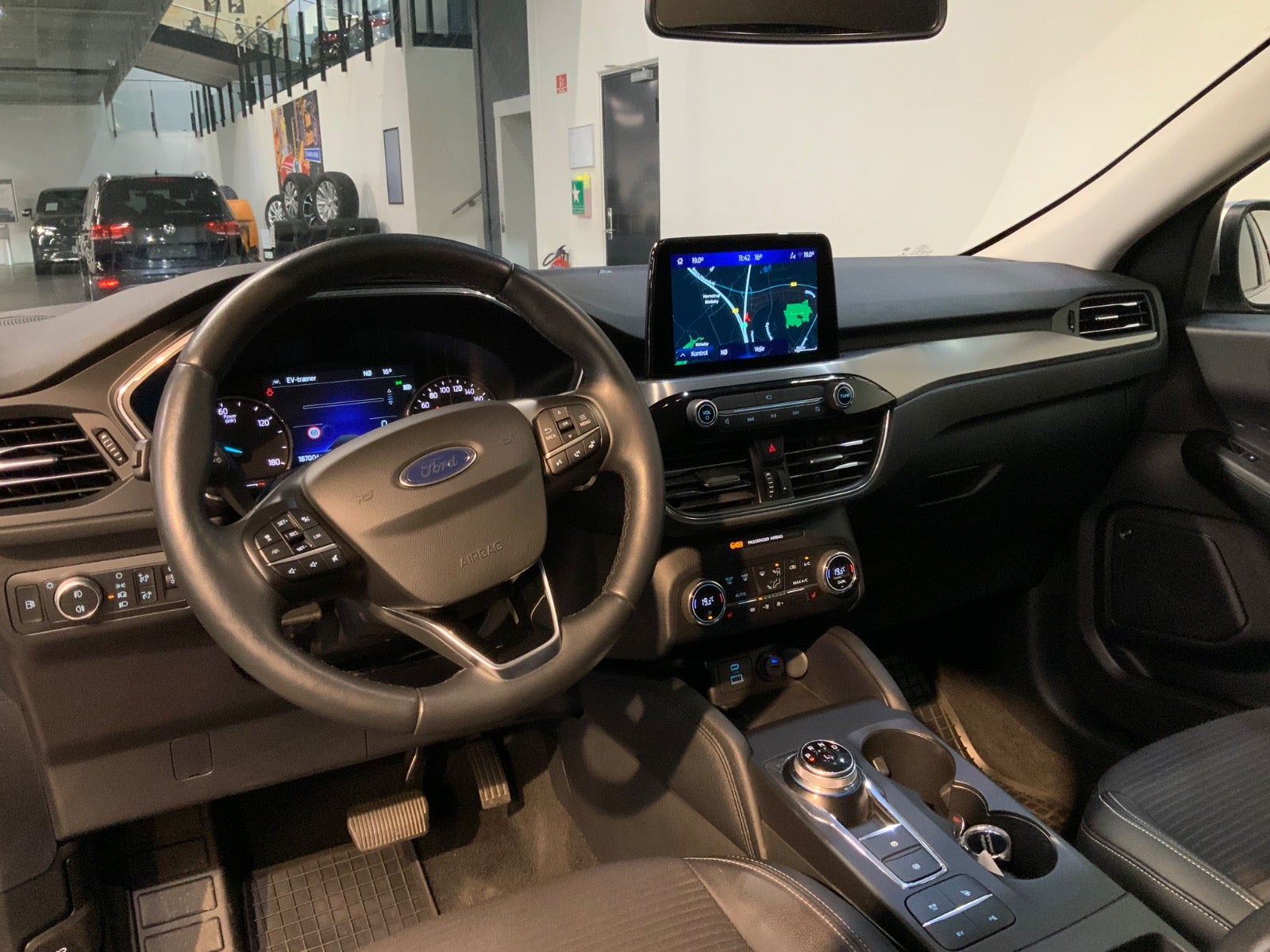 Ford Kuga (8/8)