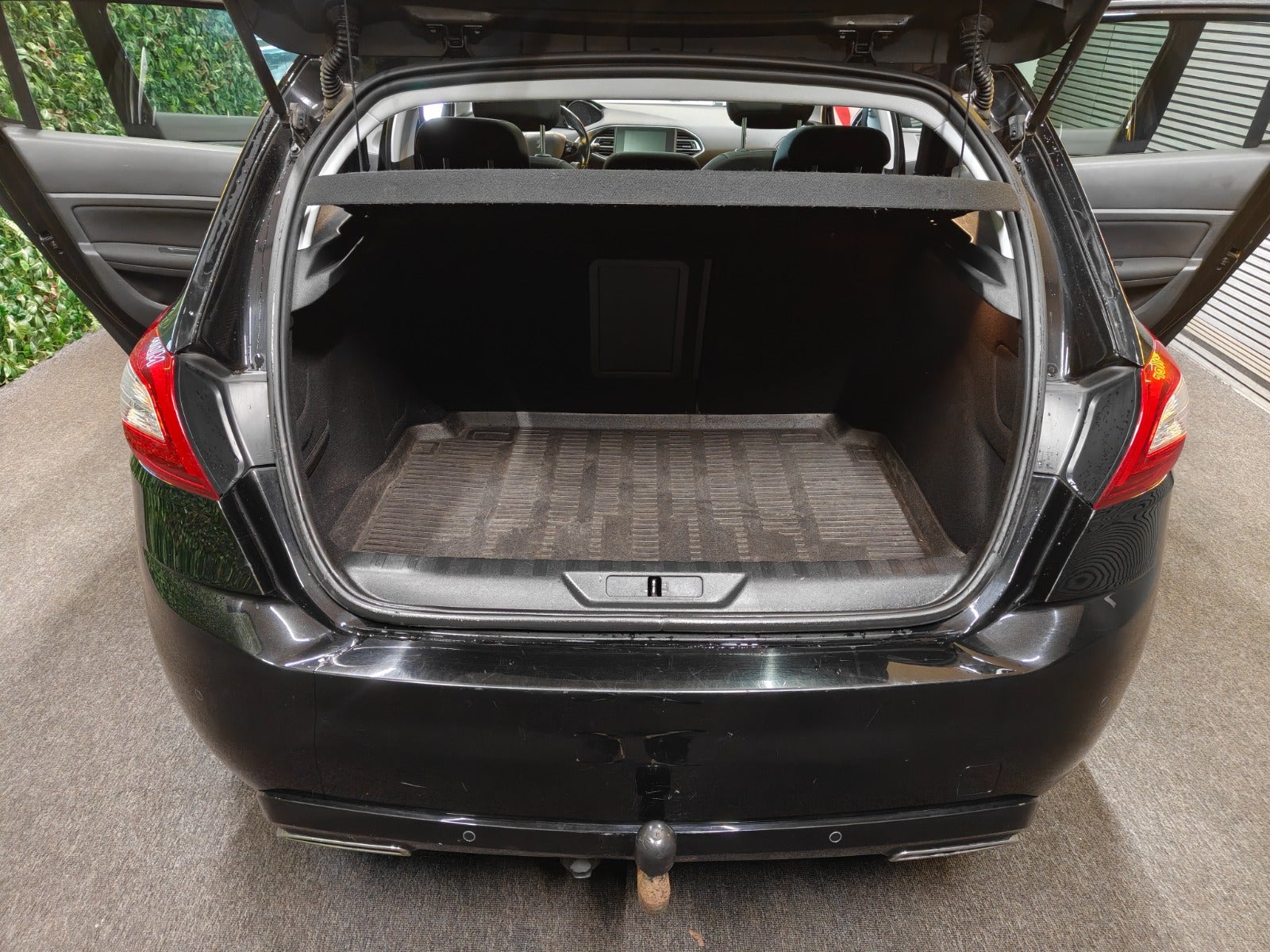 Billede af Peugeot 308 1,6 BlueHDi 120 Allure Sky