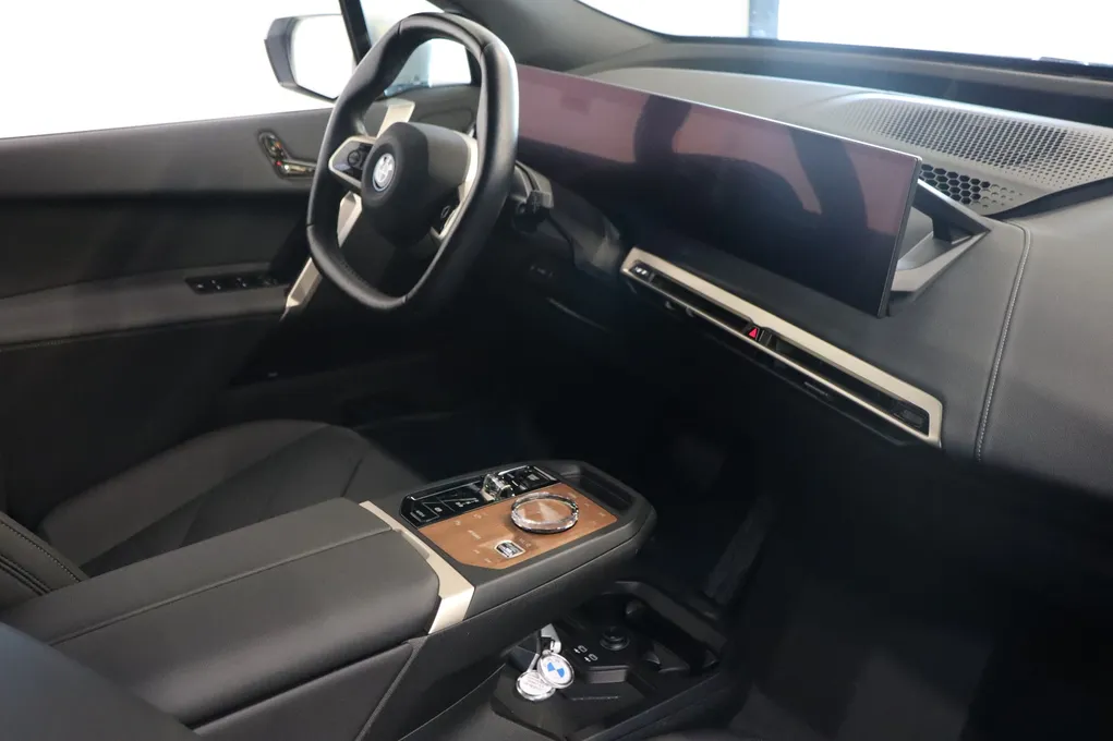 BMW iX xDrive40 Fully Charged