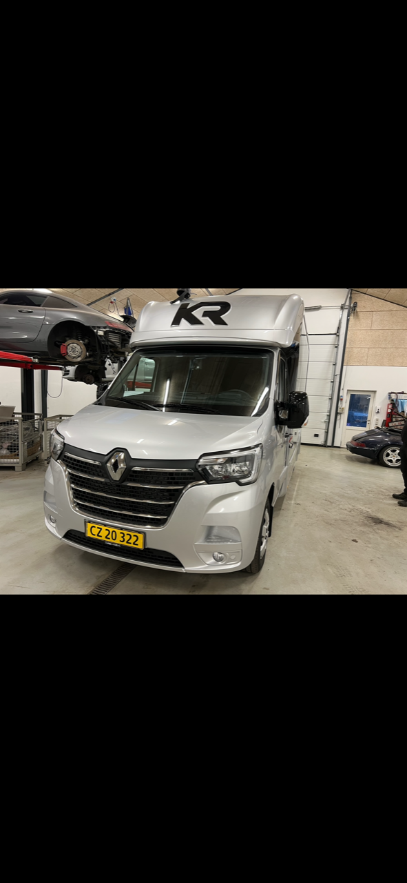 Renault Master IV T35 dCi 145 L3H3 Hestetransport aut.