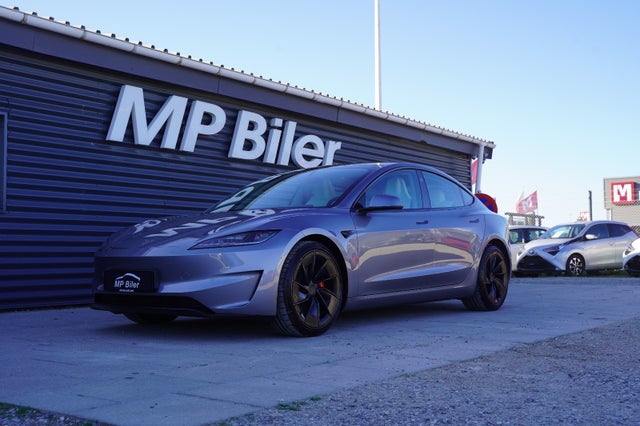 Tesla Model 3  Performance AWD