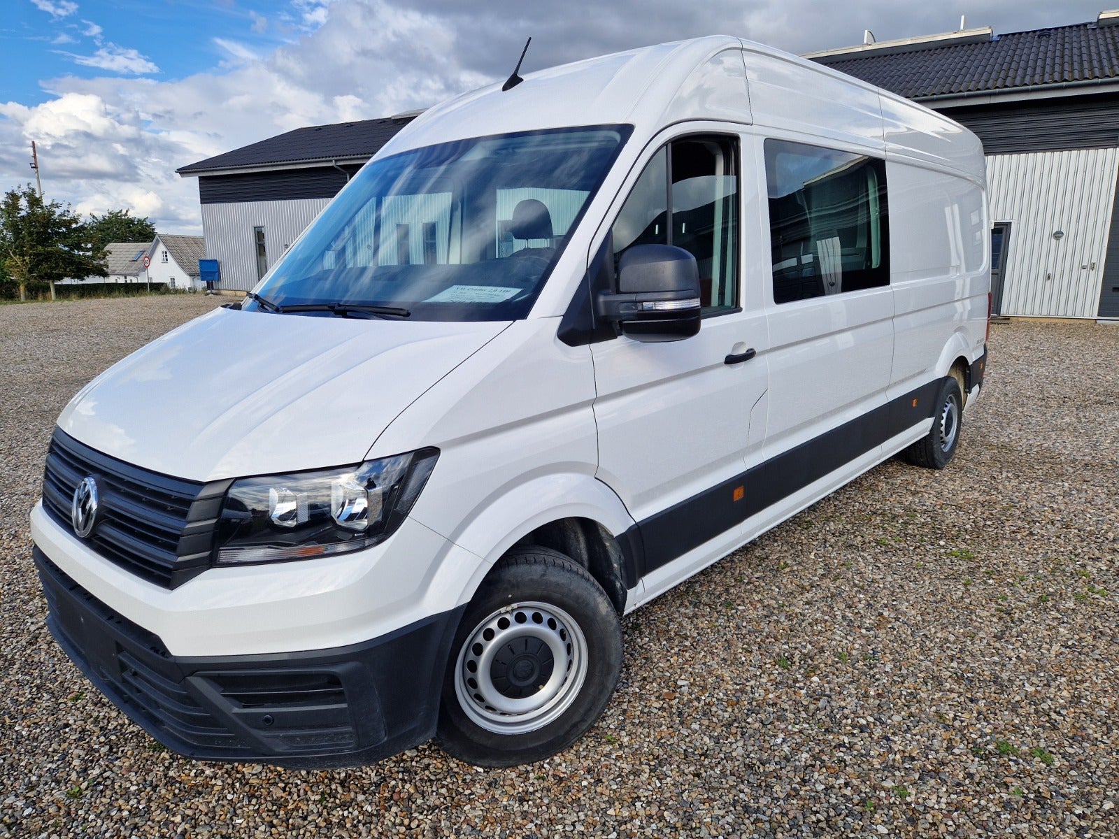 Billede af VW Crafter 35 2,0 TDi 177 Kassevogn L4H3 aut.