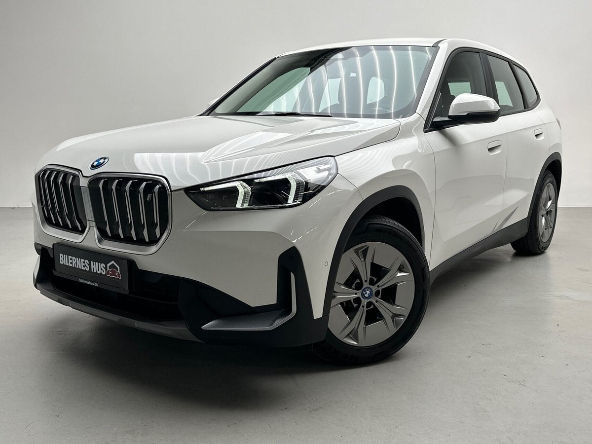 BMW iX1 xDrive30 billede 19