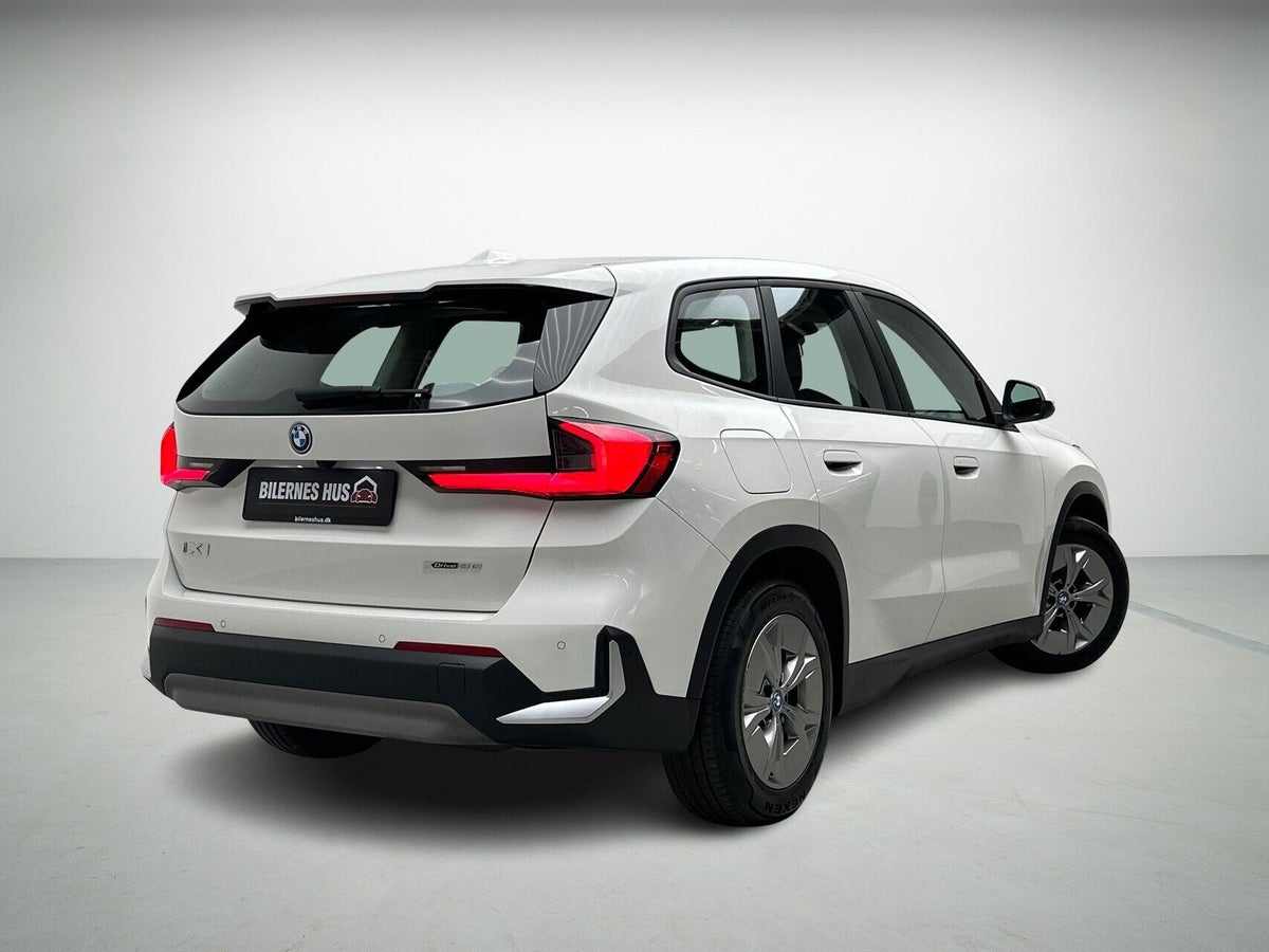 BMW iX1 xDrive30 billede 2