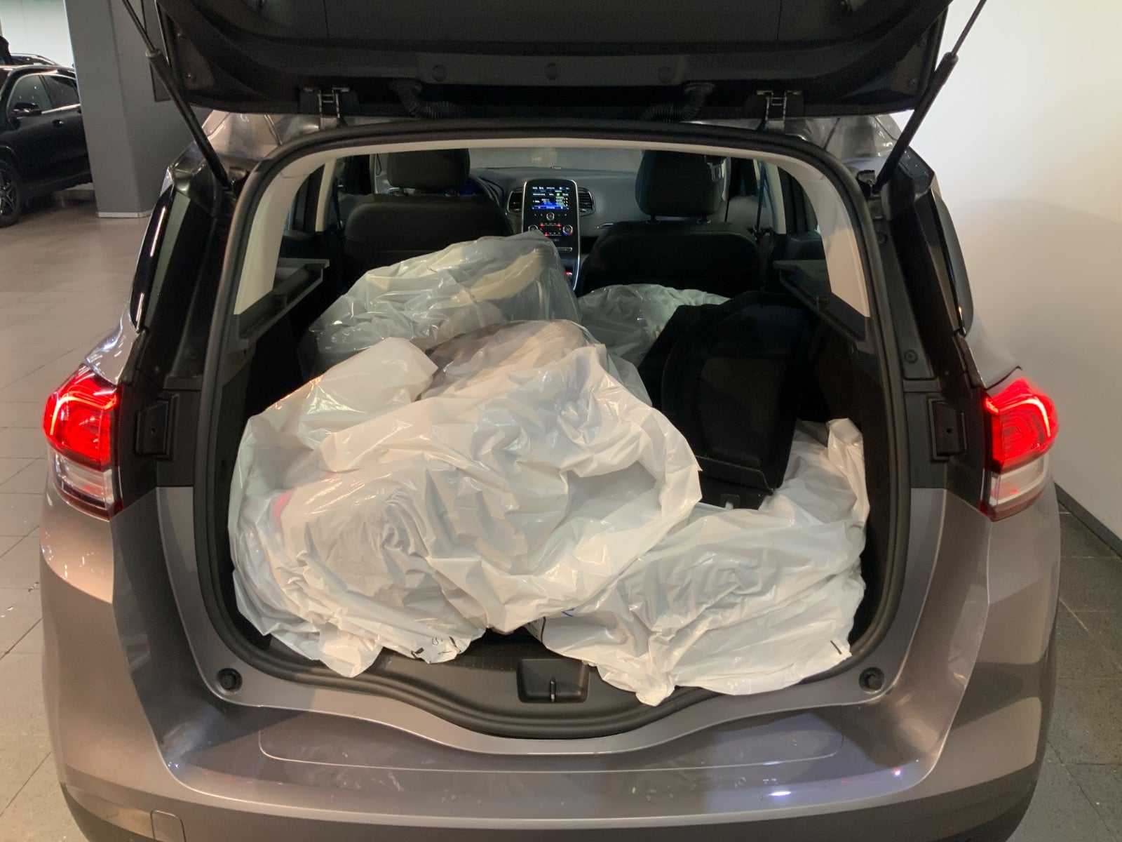Renault Scenic IV (5/8)