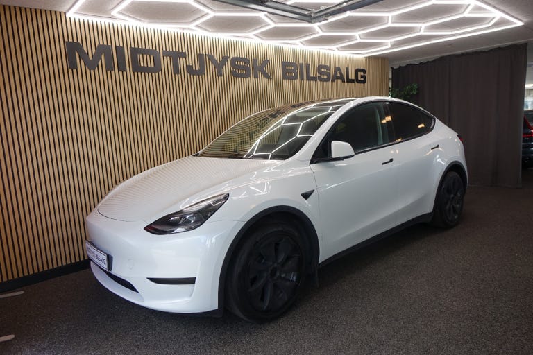 Tesla Model Y RWD
