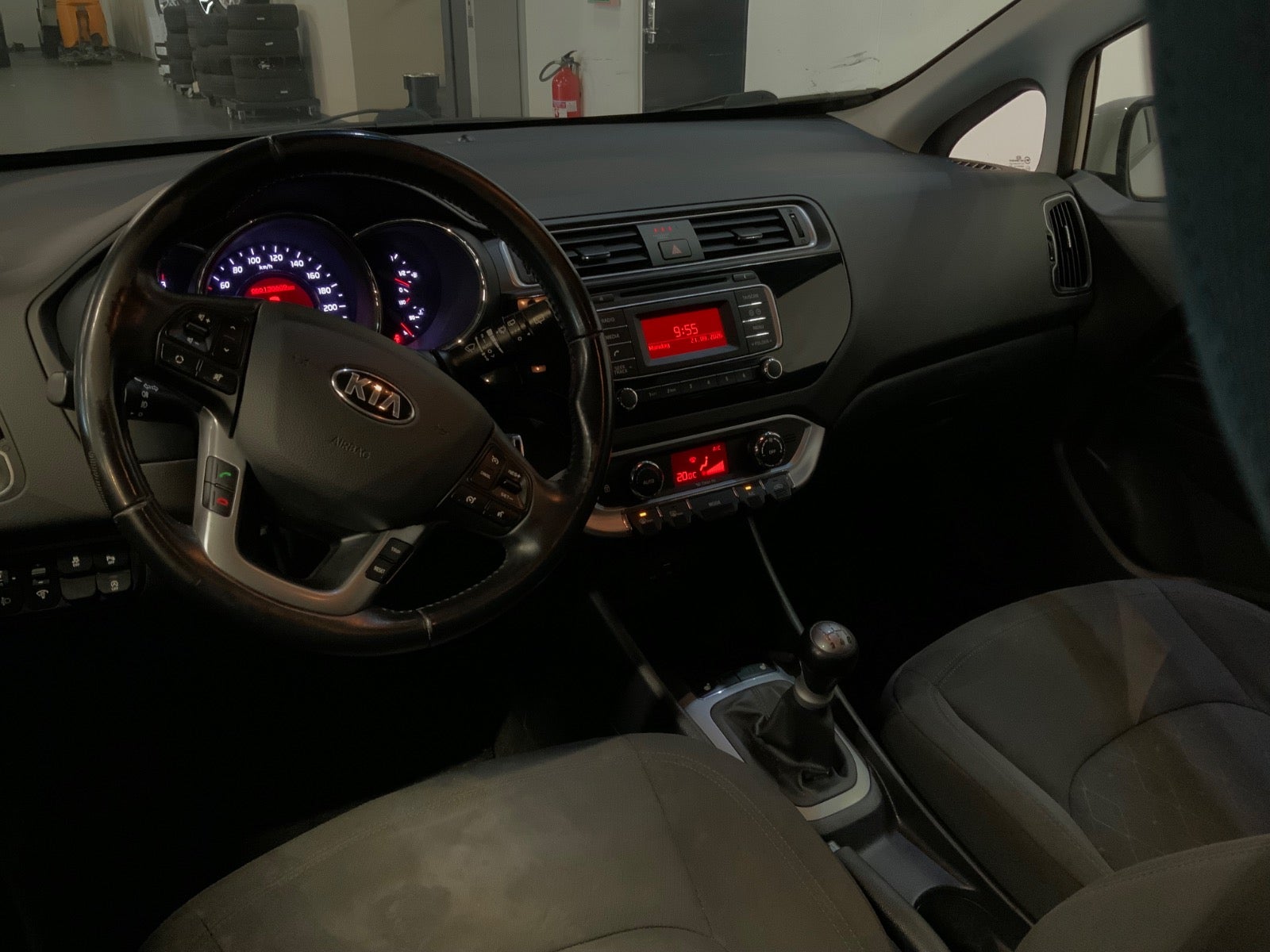 Kia Rio (8/8)