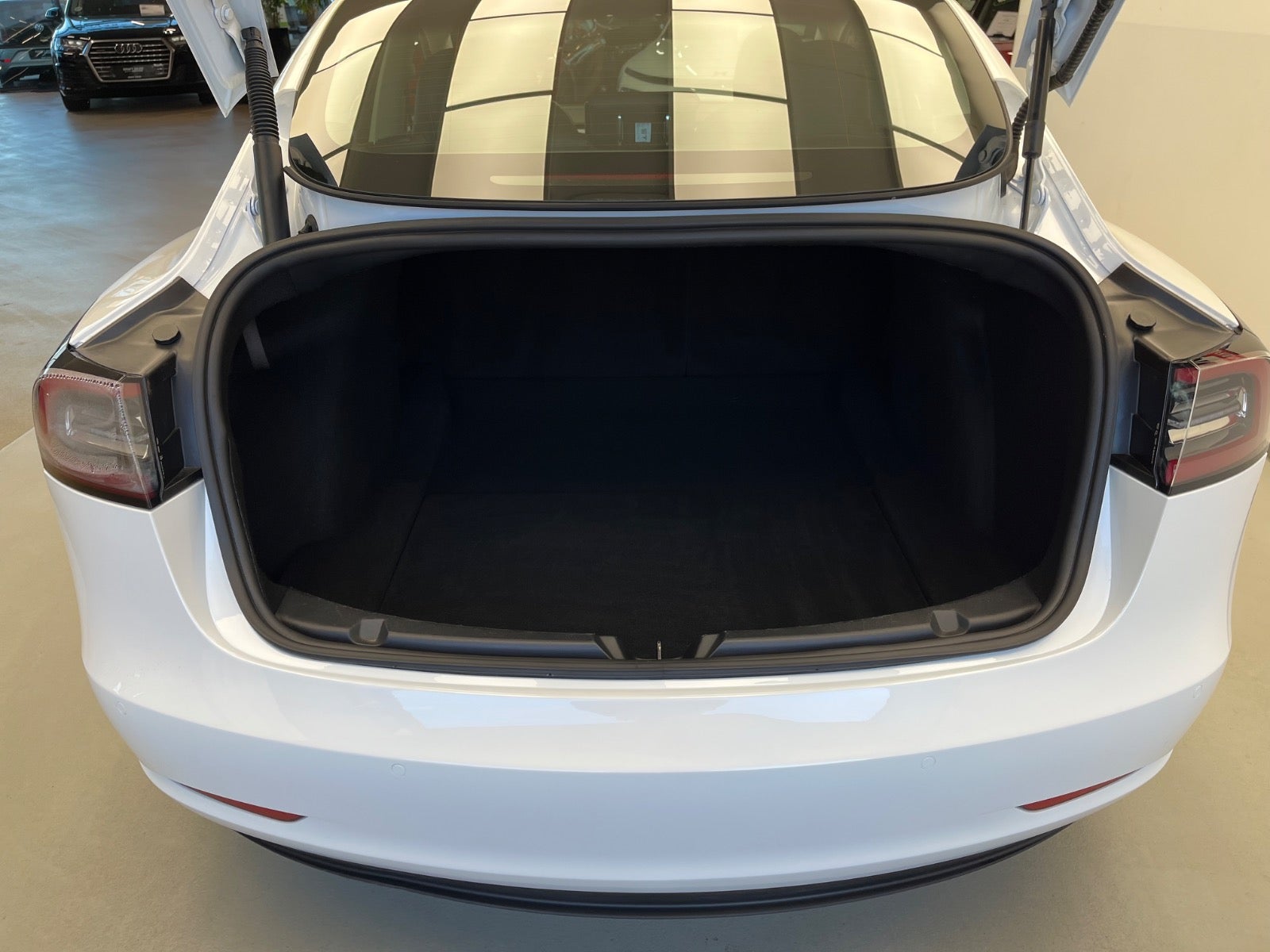 Billede af Tesla Model 3  Standard Range+ RWD