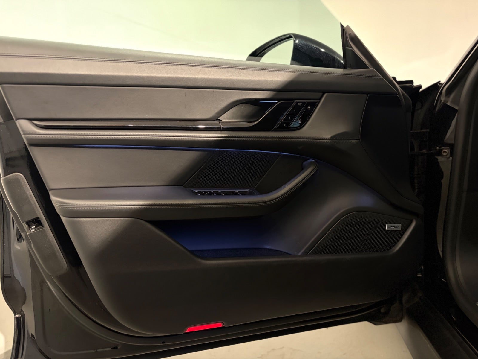 Porsche – Taycan 4S
