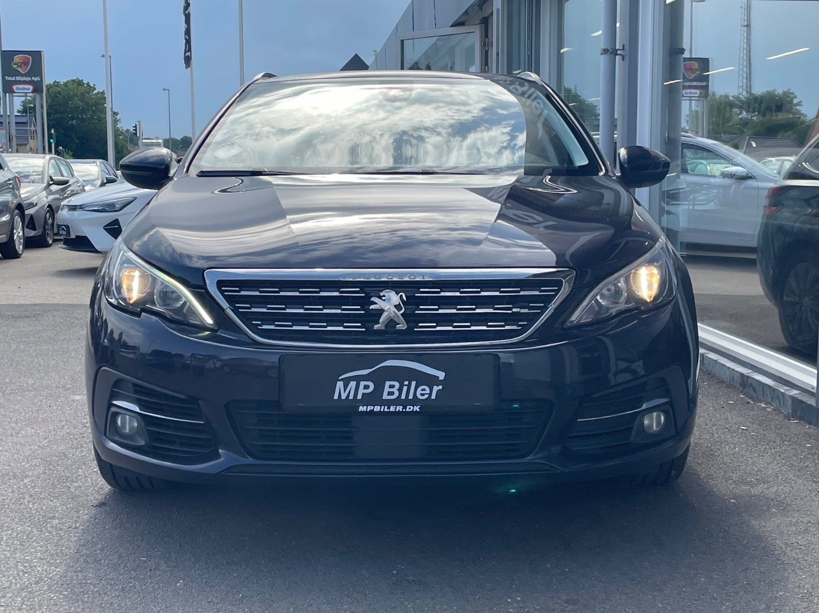 Billede af Peugeot 308 1,5 BlueHDi 130 Allure+ Sky SW