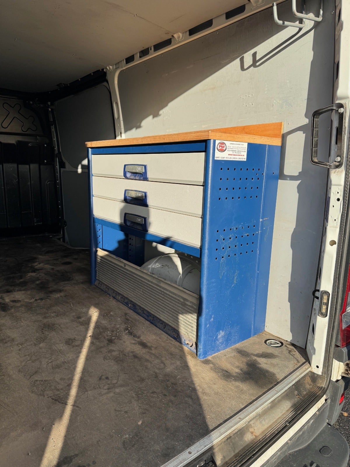 Billede af Iveco Daily 3,0 35S18 9m³ Van AG8