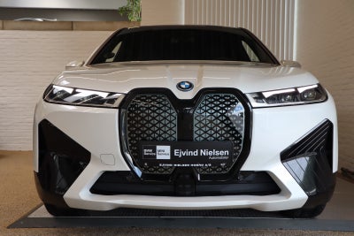 BMW iX xDrive40 Fully Charged