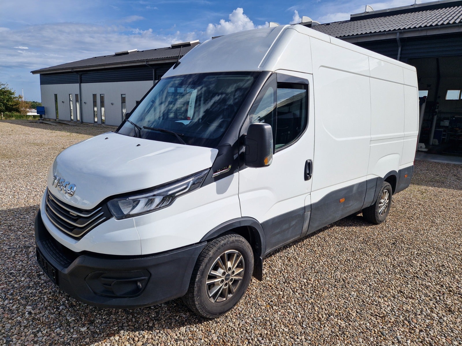 Billede af Iveco Daily 3,0 35S18 12m³ Van AG8