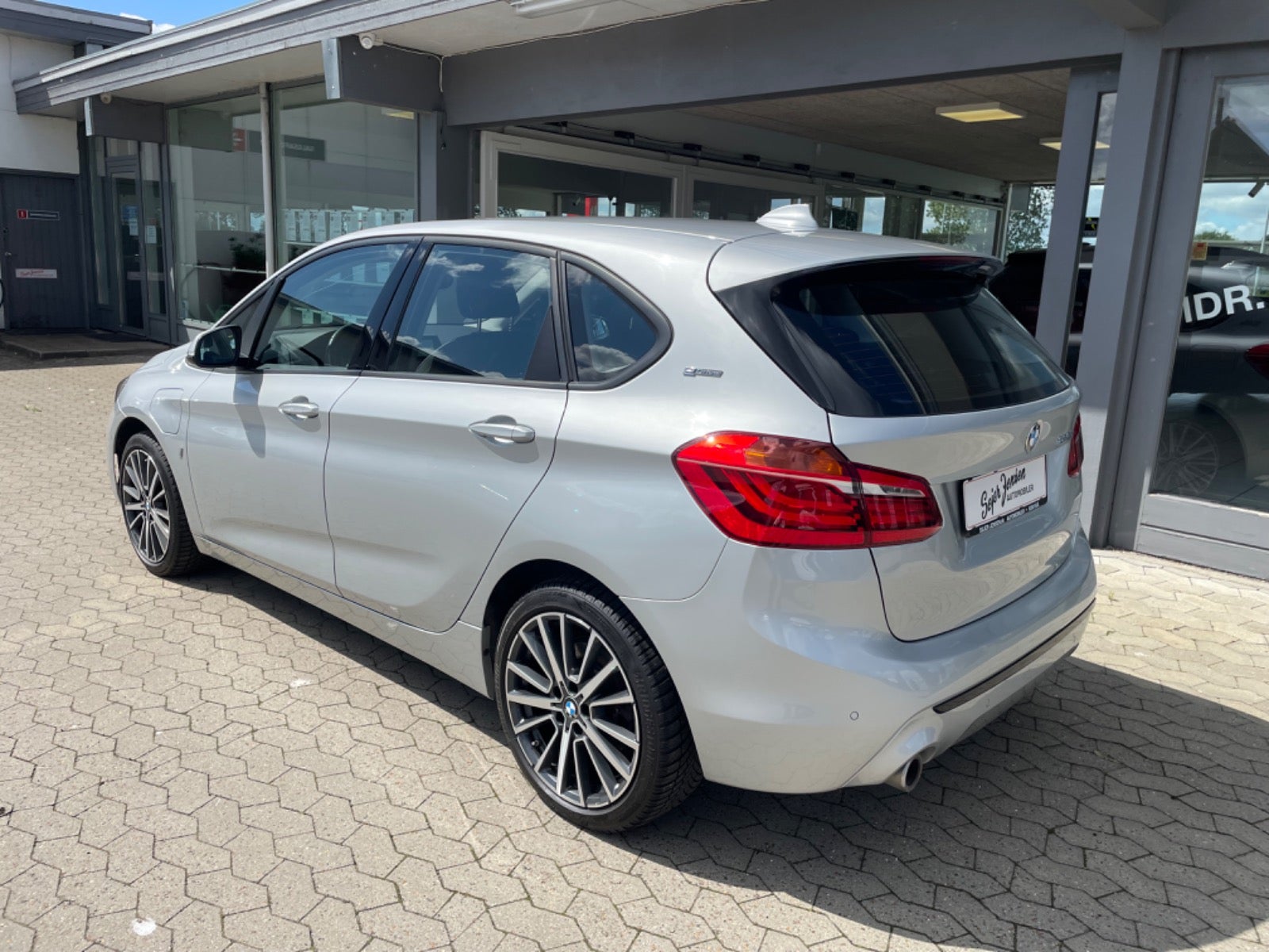 BMW 225xe 2019