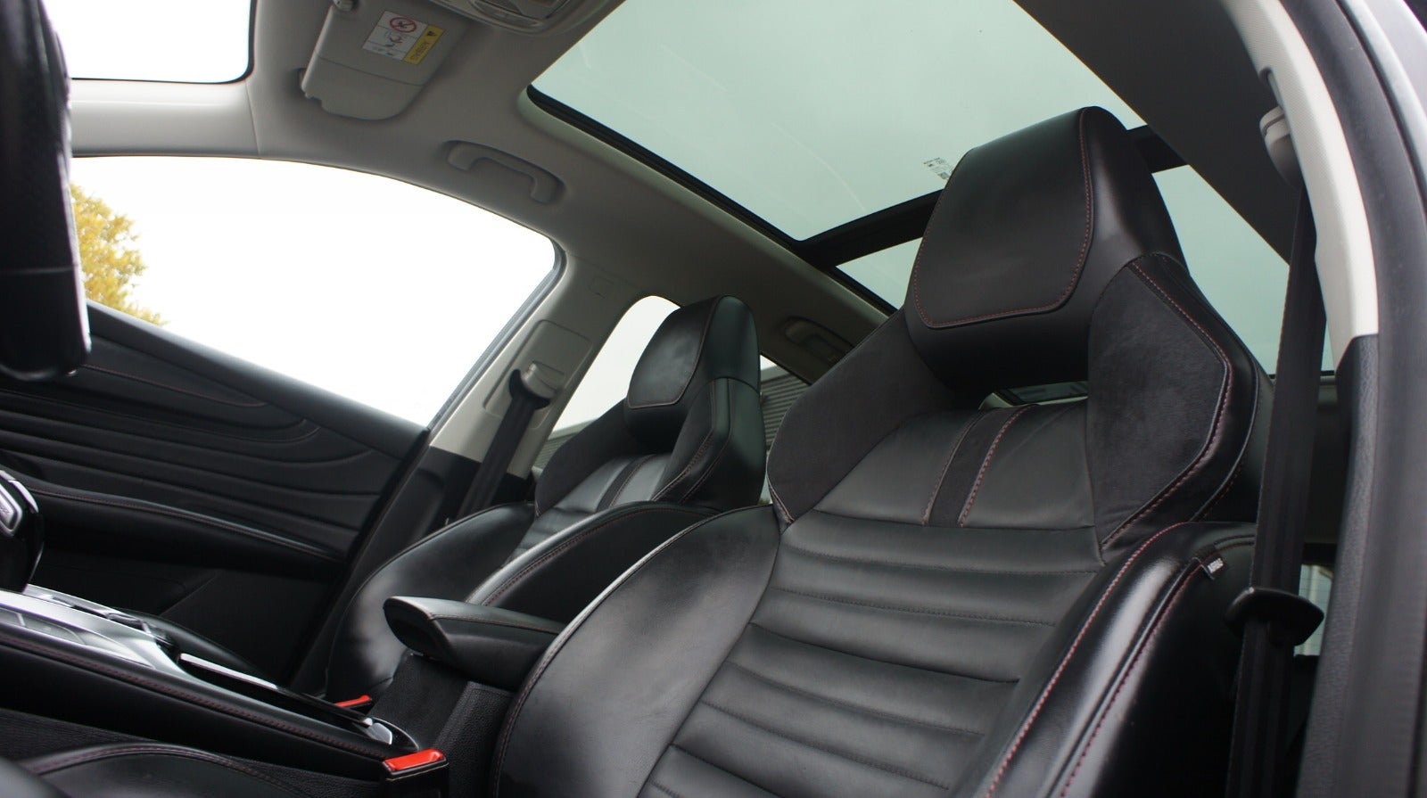 MG EHS PHEV Luxury