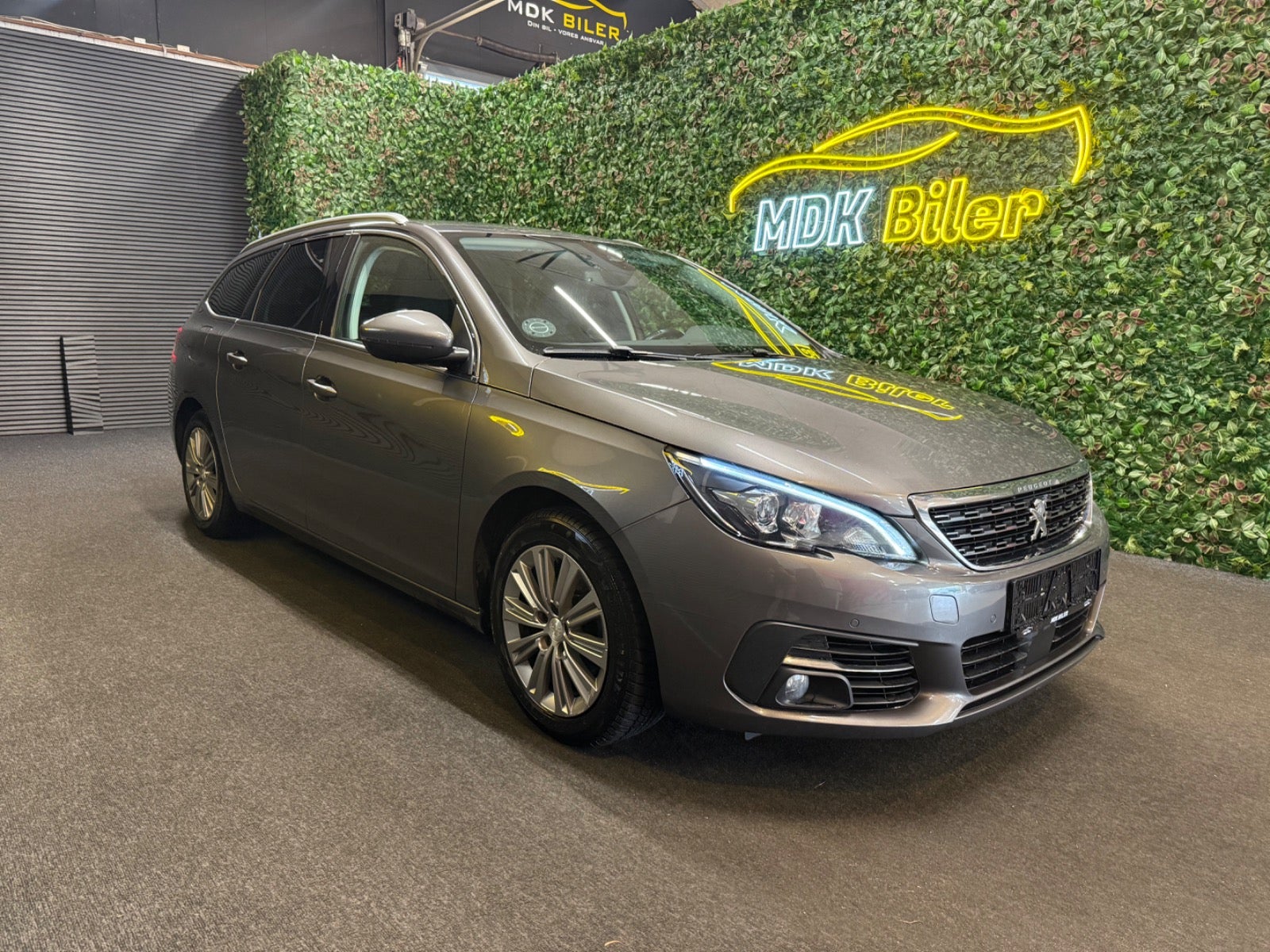 Billede af Peugeot 308 1,5 BlueHDi 130 Allure Sky SW