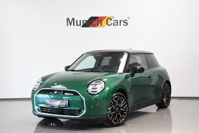 MINI Cooper E  Favoured Trim L 3d