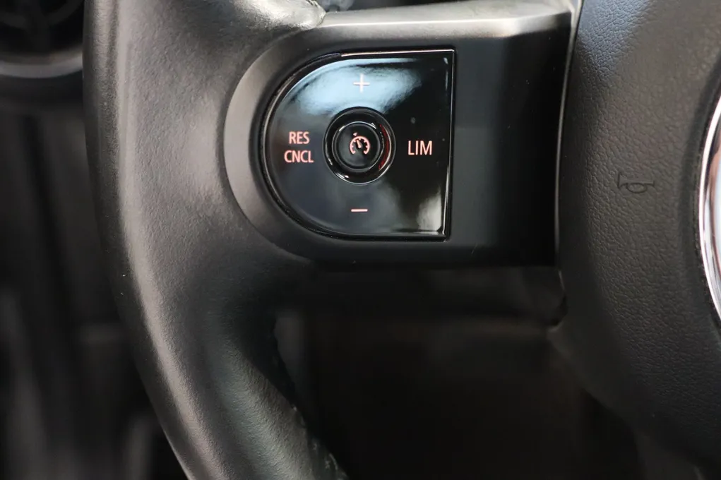 MINI Cooper SE Camden Edition