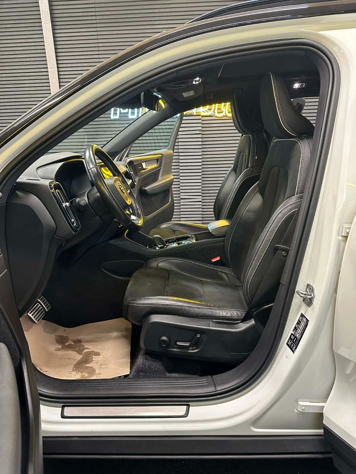 Billede af Volvo XC40 1,5 T5 ReCharge R-Design aut.