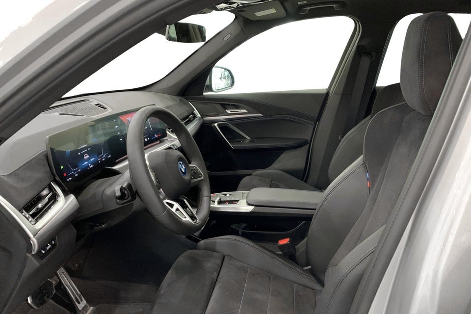 BMW iX1 eDrive20 M-Sport 2026