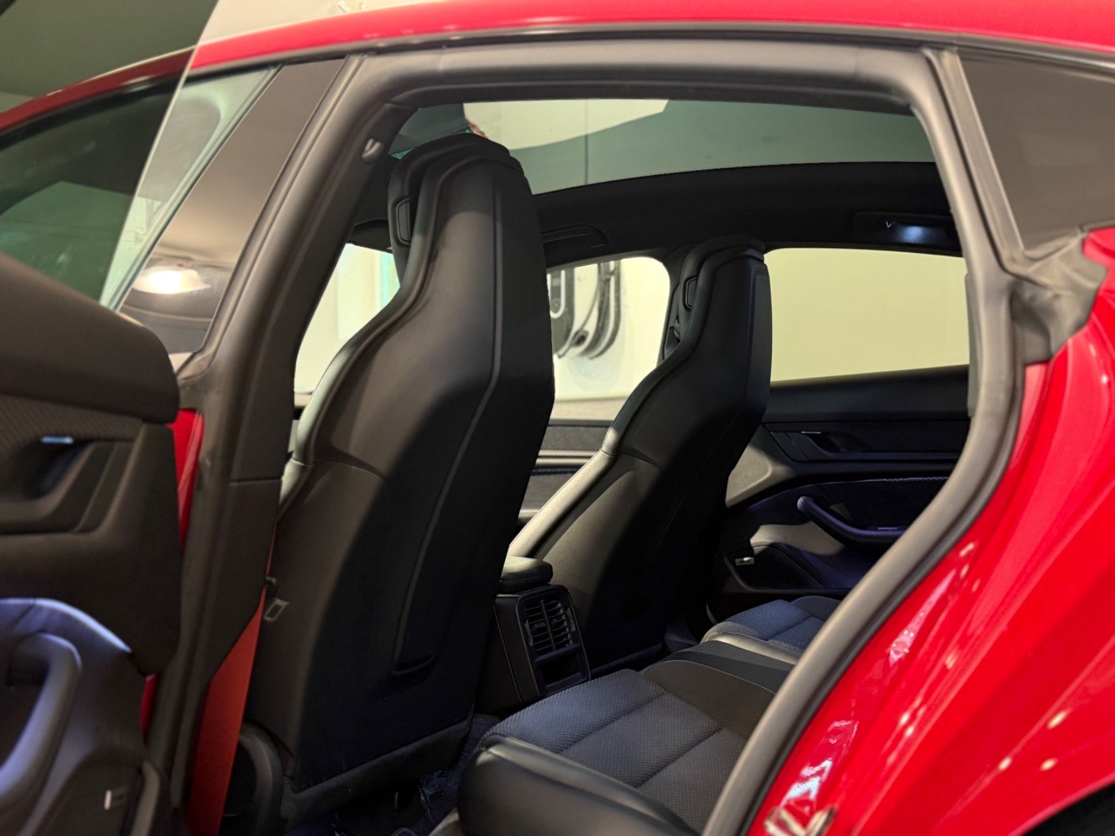 Porsche – Taycan 4S