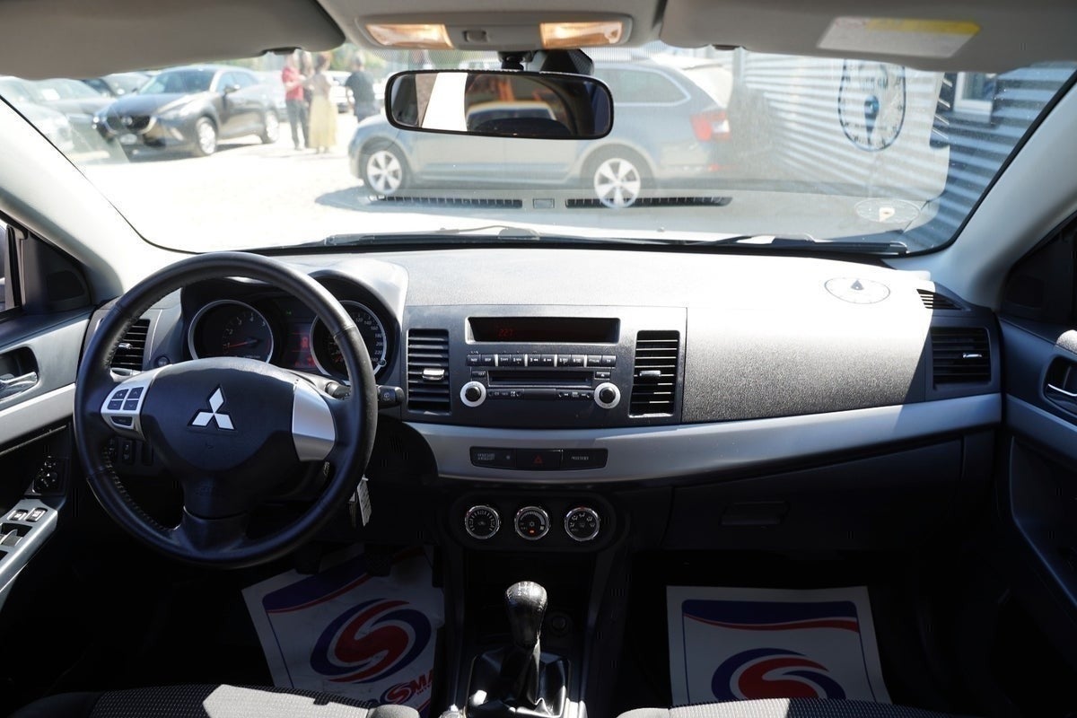 Billede af Mitsubishi Lancer 1,6 Invite SportBack