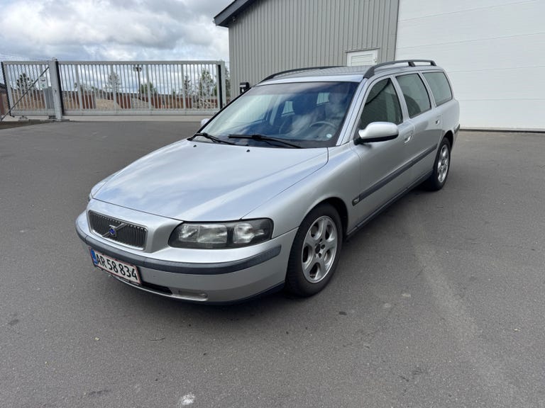 Volvo V70 