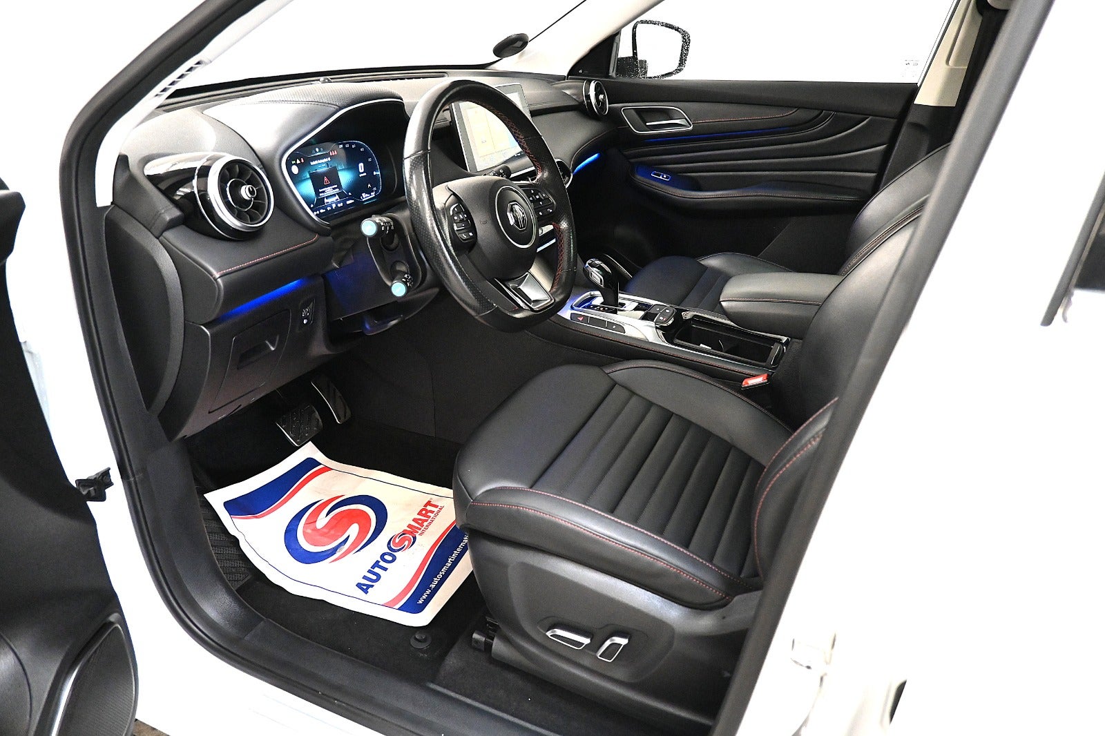 MG EHS PHEV Luxury