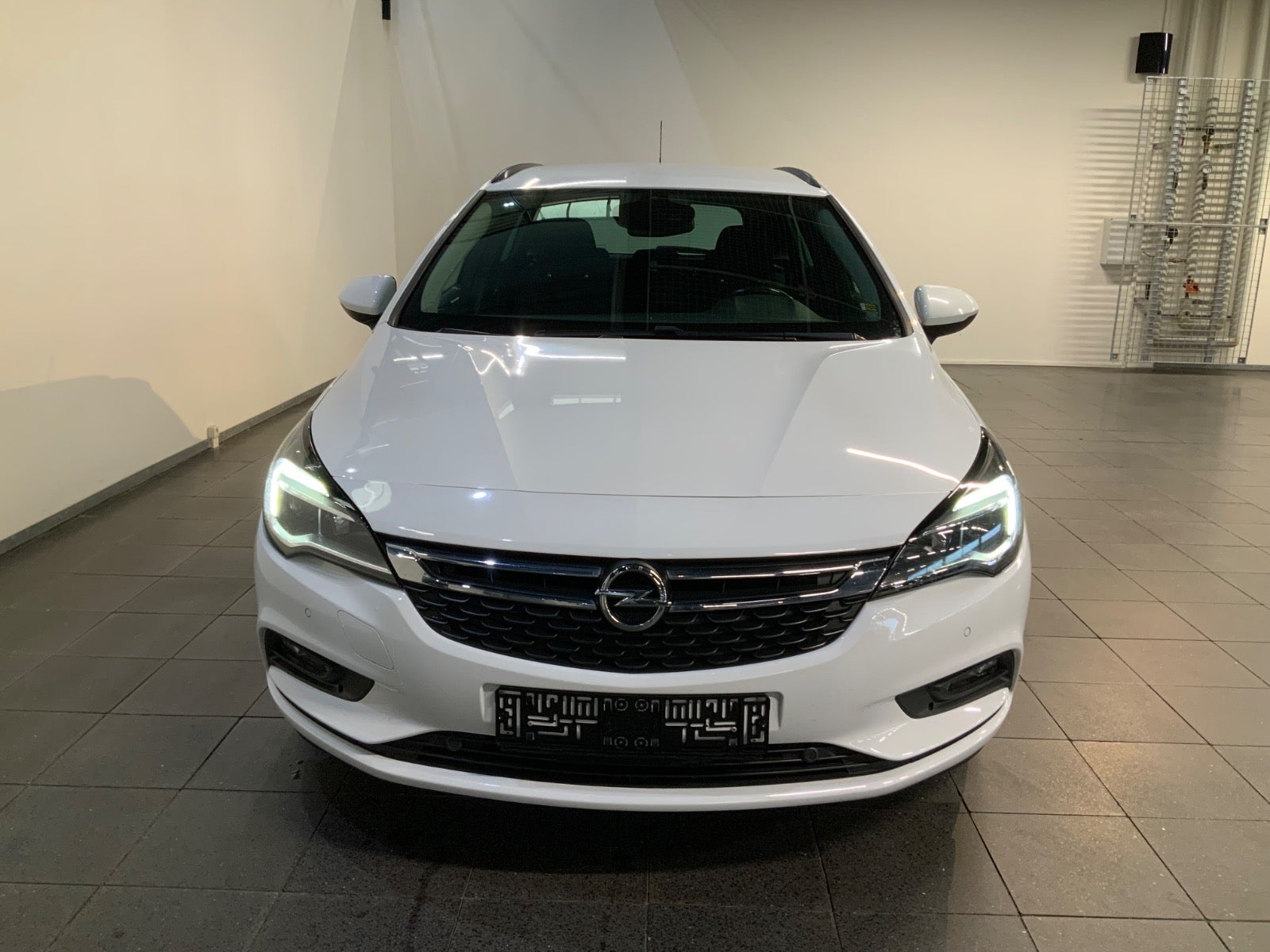 Opel Astra (2/8)