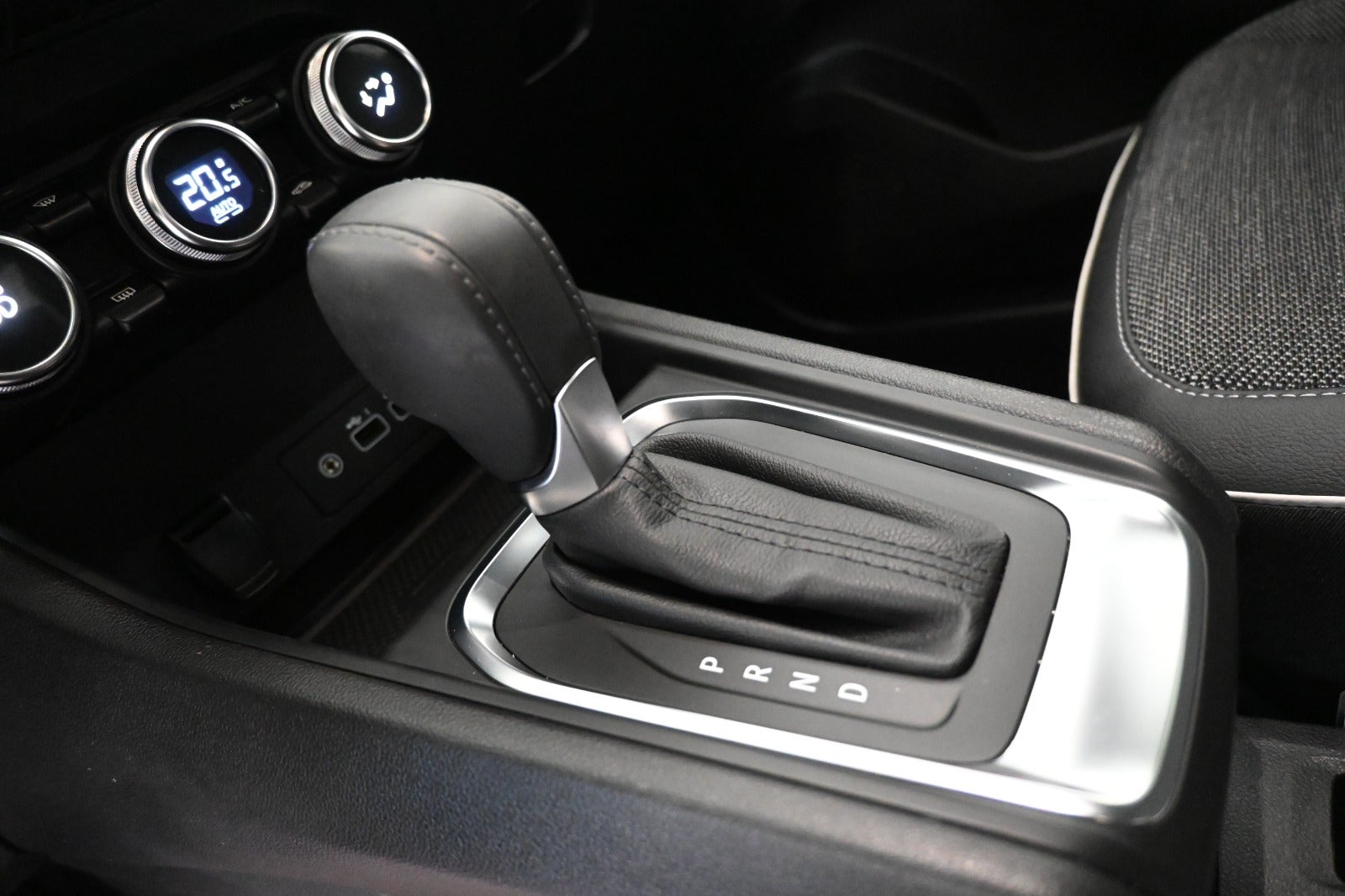Renault Captur TCe 140 Techno EDC Van