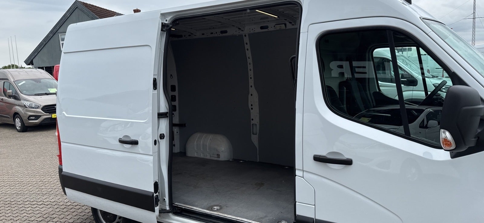 Billede af Renault Master IV T33 2,3 dCi 135 L2H2 Kassevogn