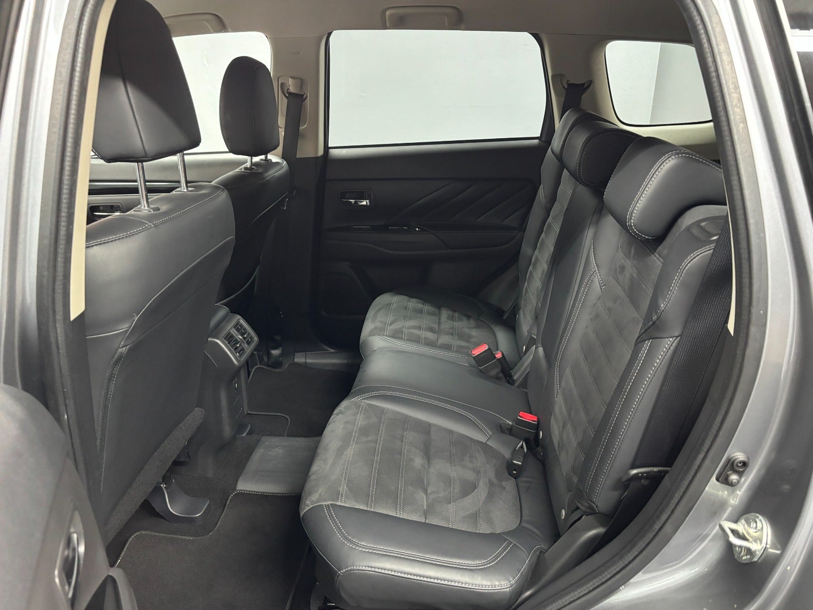 Billede af Mitsubishi Outlander 2,4 PHEV Inform CVT 4WD