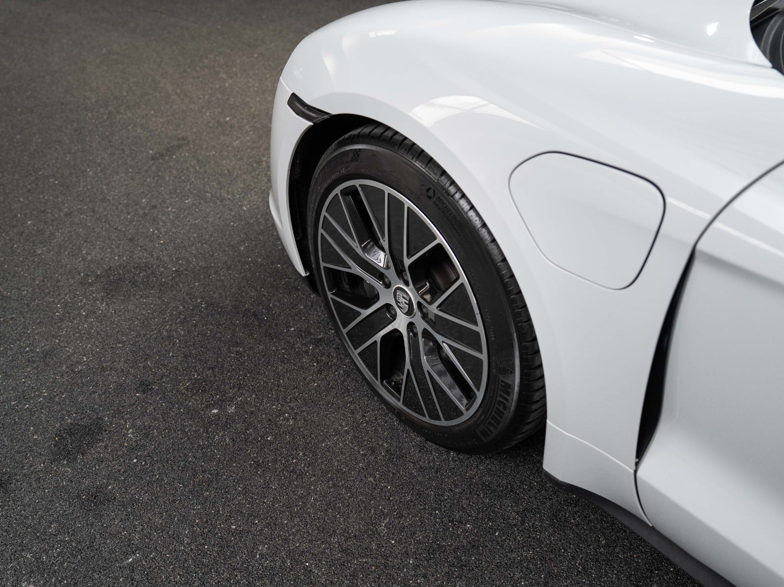 Gallery image 7 of 18