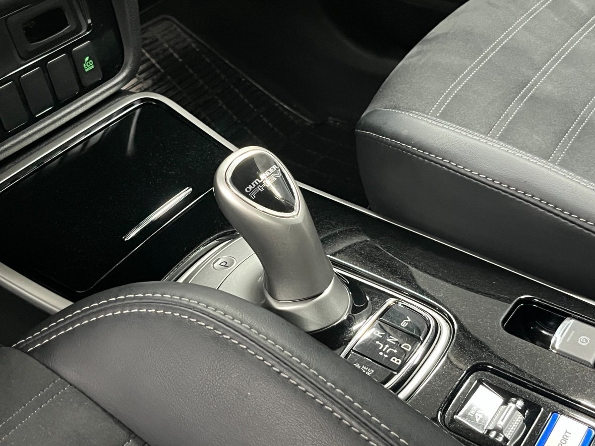 Billede af Mitsubishi Outlander 2,4 PHEV Invite CVT 4WD