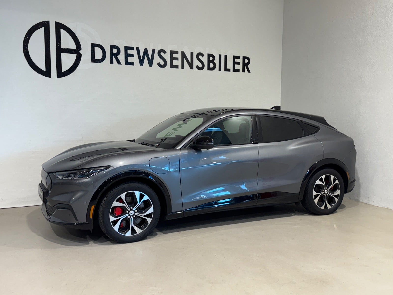 Ford Mustang Mach-E Standard Range AWD