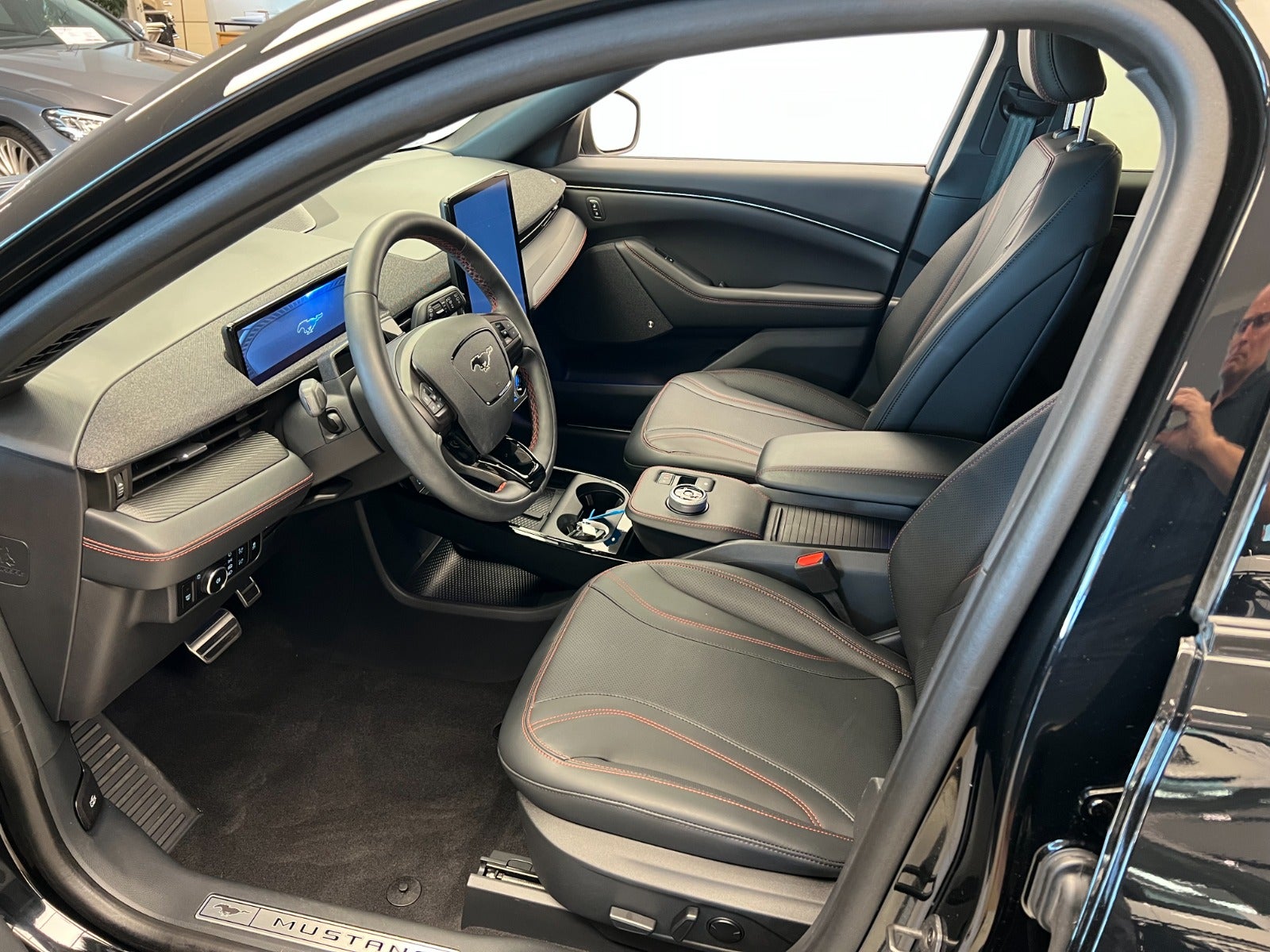 Billede af Ford Mustang Mach-E 98 Premium Extended Range