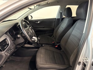 Kia Stonic T-GDi Advance Intro