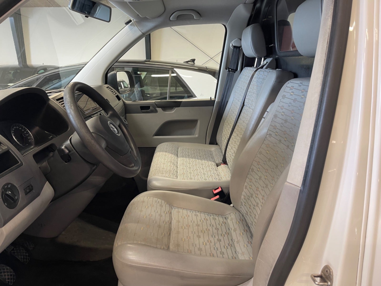 Billede af VW Transporter 2,0 TDi 102 Kassevogn lang