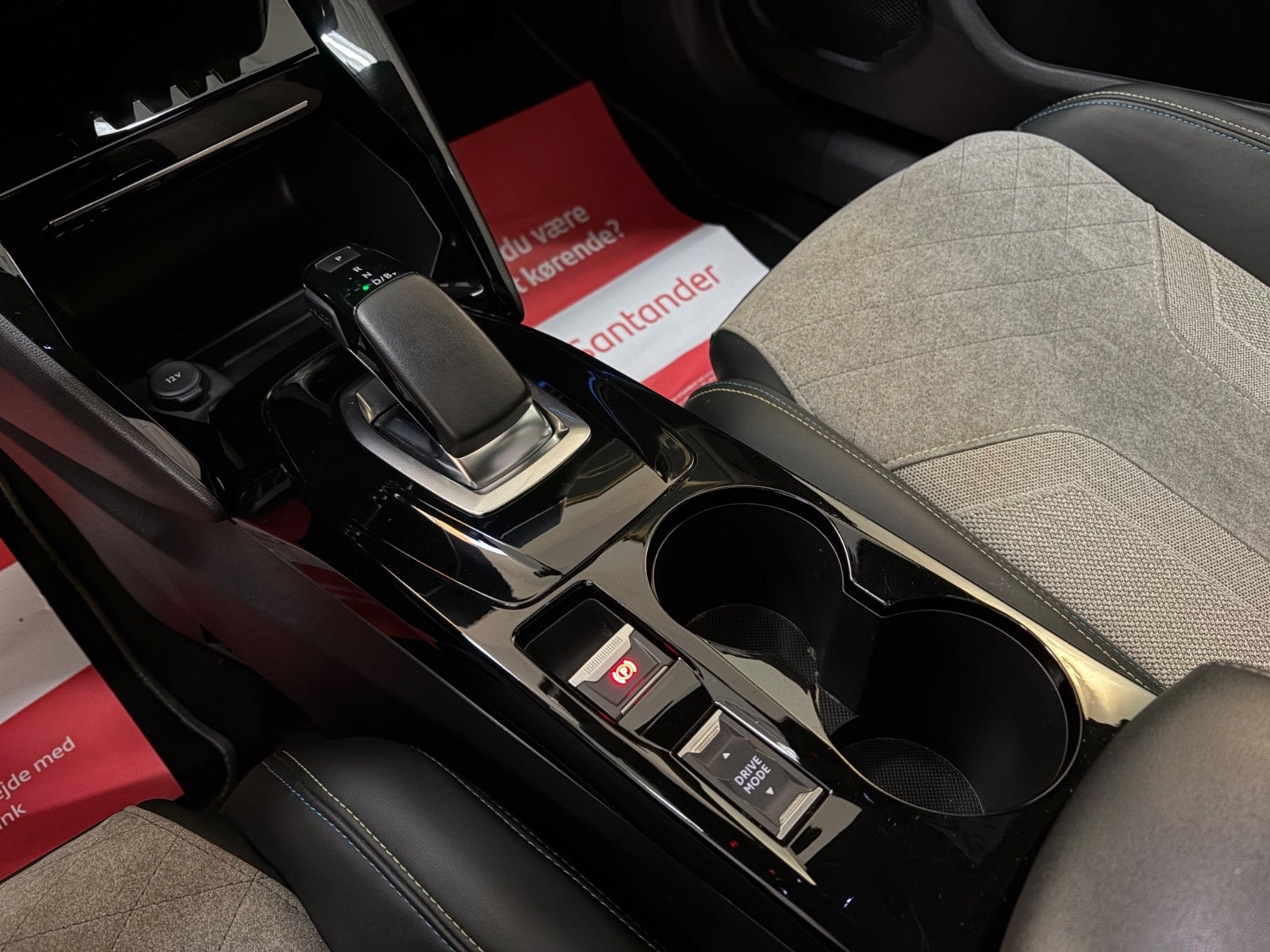 Billede af Peugeot e-2008 50 GT Pack