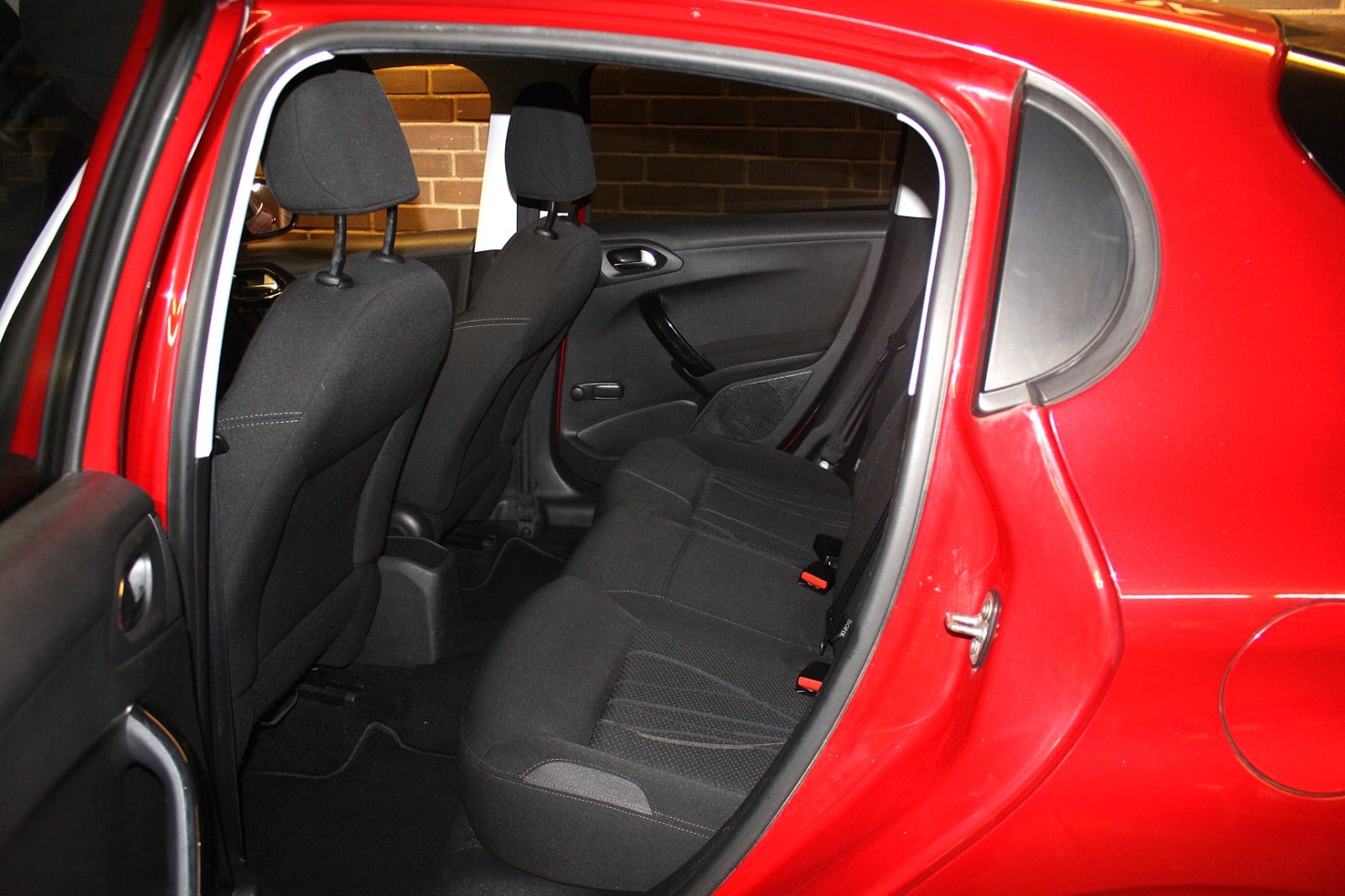 Peugeot 208 e-HDi 92 Active